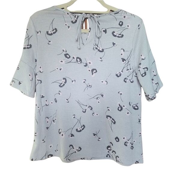 Lauren Conrad floral top - Picture 2 of 2